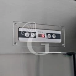 Cantina Vino Professionale 4 Lati Vetro Ventilata, 9 Ripiani, 81 Bottiglie, Temp +5°C/+18°C 20 Cantina Vino Professionale 4 Lati Vetro Ventilata, 9 Ripiani, 81 Bottiglie, Temp +5°C/+18°C -Vendite Gastrodomus cantina vino professionale 4 lati vetro ventilata 9 ripiani 81 bottiglie temp 5c18c 6