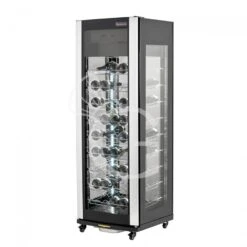Cantina Vino Professionale 4 Lati, Vetro, Ventilata, Porta A Vetro, 9 Ripiani, 81 Bottiglie, Temp +5°C/+18°C -Vendite Gastrodomus cantina vino professionale 4 lati vetro ventilata porta a vetro 9 ripiani 81 bottiglie temp 5c18c 2