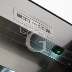 Cantina Vino Professionale 4 Lati, Vetro, Ventilata, Porta A Vetro, 9 Ripiani, 81 Bottiglie, Temp +5°C/+18°C -Vendite Gastrodomus cantina vino professionale 4 lati vetro ventilata porta a vetro 9 ripiani 81 bottiglie temp 5c18c 4