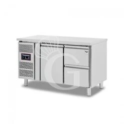 Tavolo Refrigerato 2 Cassetti 1 Porta 700 Mm +2°C/+8°C Motore A Sinsitra -Vendite Gastrodomus tavolo frigo con 1 porta e 2 cassetti prof 700 e temperatura 2c8c 10