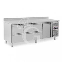 Tavolo Refrigerato 6 Cassetti 1 Porta 700 Mm -2°C/+8°C Alzatina Per Gastronomia -Vendite Gastrodomus tavolo frigo con 1 porta e 6 cassetti alzatina prof700 e temperatura 2c8c 2