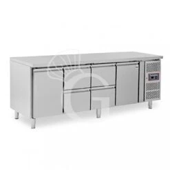 Tavolo Refrigerato 4 Cassetti 2 Porte 700 Mm -2°C/+8°C Per Gastronomia 19 Tavolo Refrigerato 4 Cassetti 2 Porte 700 Mm -2°C/+8°C Per Gastronomia -Vendite Gastrodomus tavolo frigo con 2 porte e 4 cassetti prof 700 e temperatura 2c8c 3