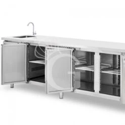 Tavolo Refrigerato 4 Porte Con Lavello,motore A Sinistra,Prof. 700 Mm,temp +2°C/+8°C, Completo Di Rubinetto Classe Energetica B -Vendite Gastrodomus tavolo refrigerato 2 porte gn 11 prof700 tn 4