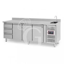 Tavolo Refrigerato 3 Cassetti 3 Porte Con Lavello E Alzatina, Prof. 700 Mm, Temp. +2°C/+8°C, Completo Di Rubinetto