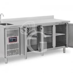 Tavolo Refrigerato 3 Porte Con Lavello E Alzatina,motore A Sinistra,Prof. 700 Mm,temp +2°C/+8°C, Completo Di Rubinetto -Vendite Gastrodomus tavolo refrigerato 3 porte con lavello e alzatinamotore a sinistraprof 700 mmtemp 2c8c completo di rubinetto 2