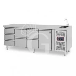 Tavolo Refrigerato 7 Cassetti 1 Porta Con Lavello, Prof. 700 Mm, Temp. +2°C/+8°C, Completo Di Rubinetto