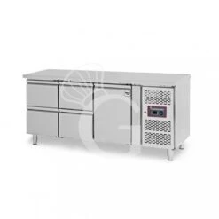 Tavolo Refrigerato 4 Cassetti 1 Porta 700 Mm -2°C/+8°C Per Gastronomia 12 Tavolo Refrigerato 4 Cassetti 1 Porta 700 Mm -2°C/+8°C Per Gastronomia -Vendite Gastrodomus tavolo refrigerato con 1 porta e 4 cassetti prof 700 e temperatura 2c8c 2
