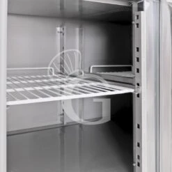 Tavolo Refrigerato 2 Cassetti 2 Porte 700 Mm -2°C/+8°C Alzatina Motore A Sinistra -Vendite Gastrodomus tavolo refrigerato con 2 porte e 2 cassetti alzatina e prof 700 2c8c 5