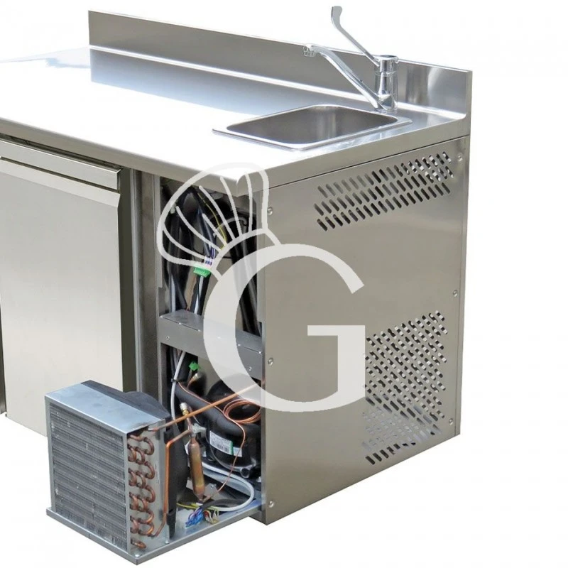 Tavolo Refrigerato Con Lavello 4 Porte Alzatina Prof. 700 Mm 0°C/10°C Classe Energetica C 6 Tavolo Refrigerato Con Lavello 4 Porte Alzatina Prof. 700 Mm 0°C/10°C Classe Energetica C - immagine 4